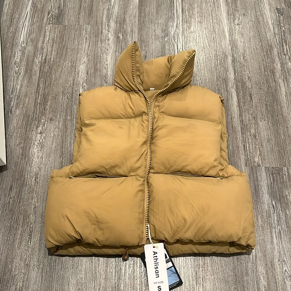 Athlisan Cropped Puffy Vest
